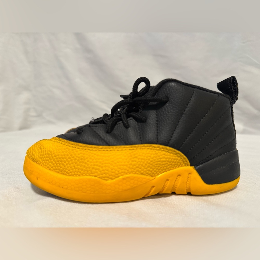 Nike Air Jordan 12 Retro Black Yellow Toddler Size 10c